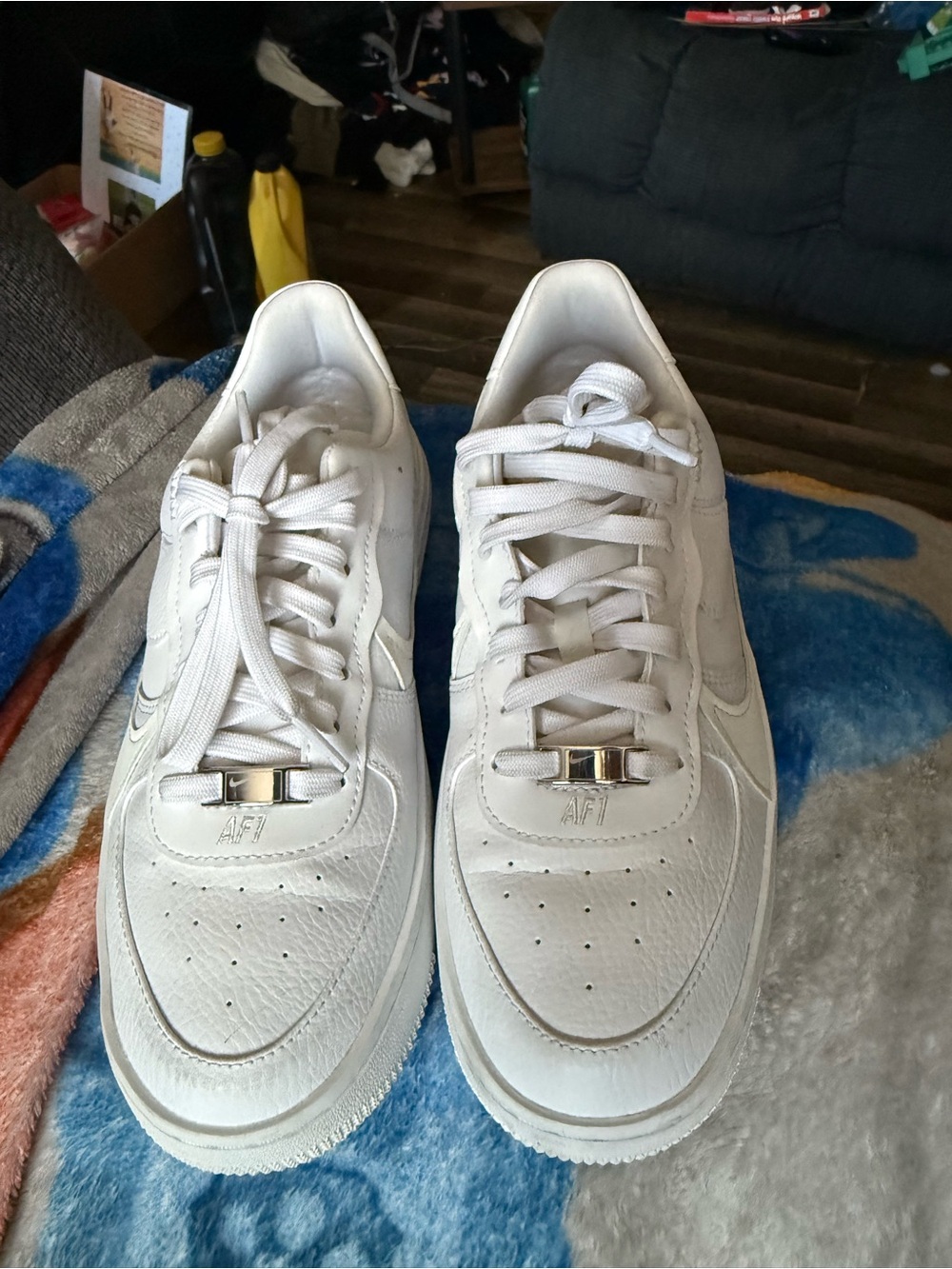 White AF1 Low-Top Sneakers - Classic All-White